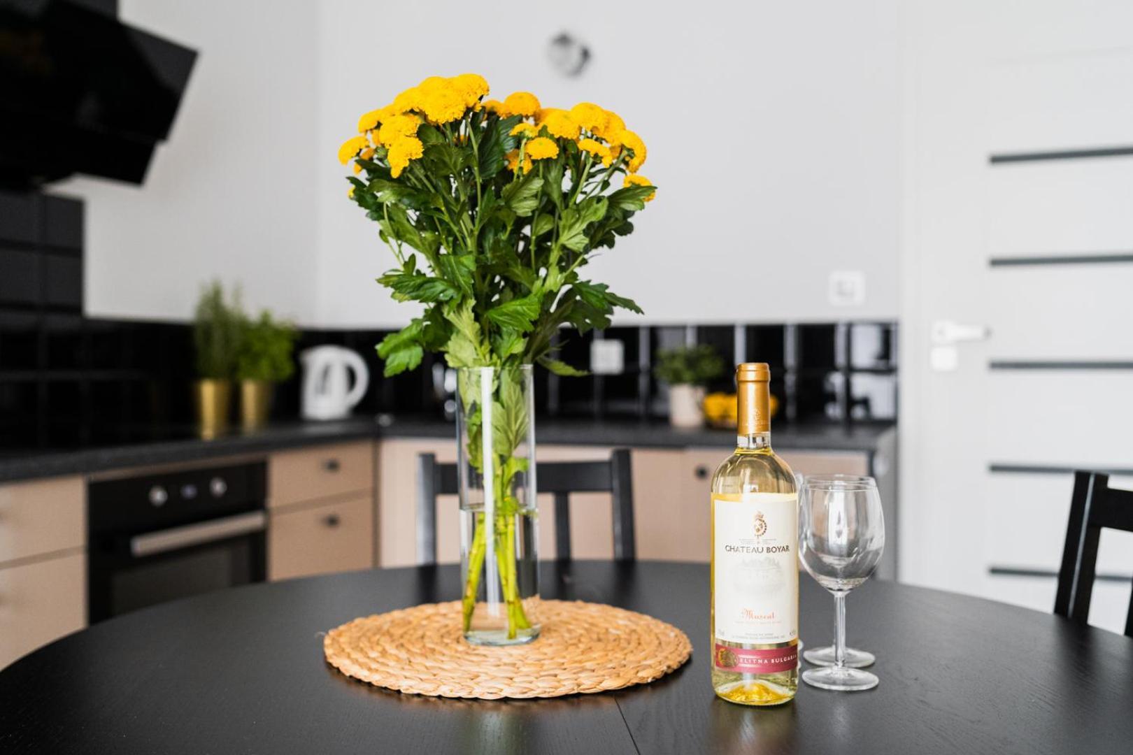 Apartment Old Town - 3 Rooms - 2 Bathrooms - 12 People - Parking Place Breslávia Exterior foto